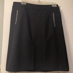 Banana Republic black wool blend A-line skirt with faux leather trimmed pockets